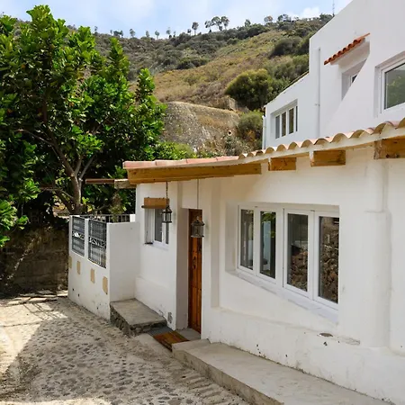 Peaceful Foreman House By Bandama & Nature